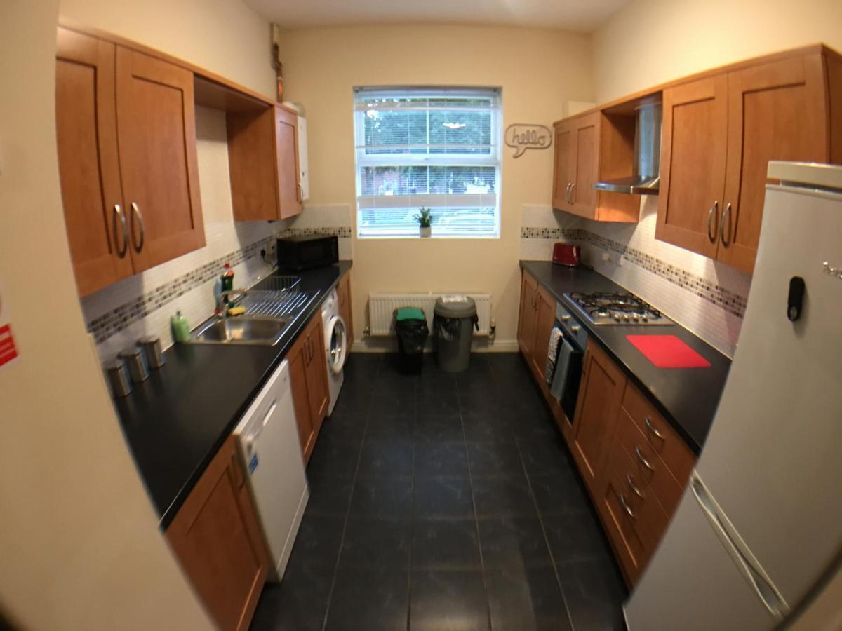 Very Large House, 6 Beds, 4 Bedrooms, 3 Bathrooms, 5 Smart Tv'S & Van Parking Boston Extérieur photo