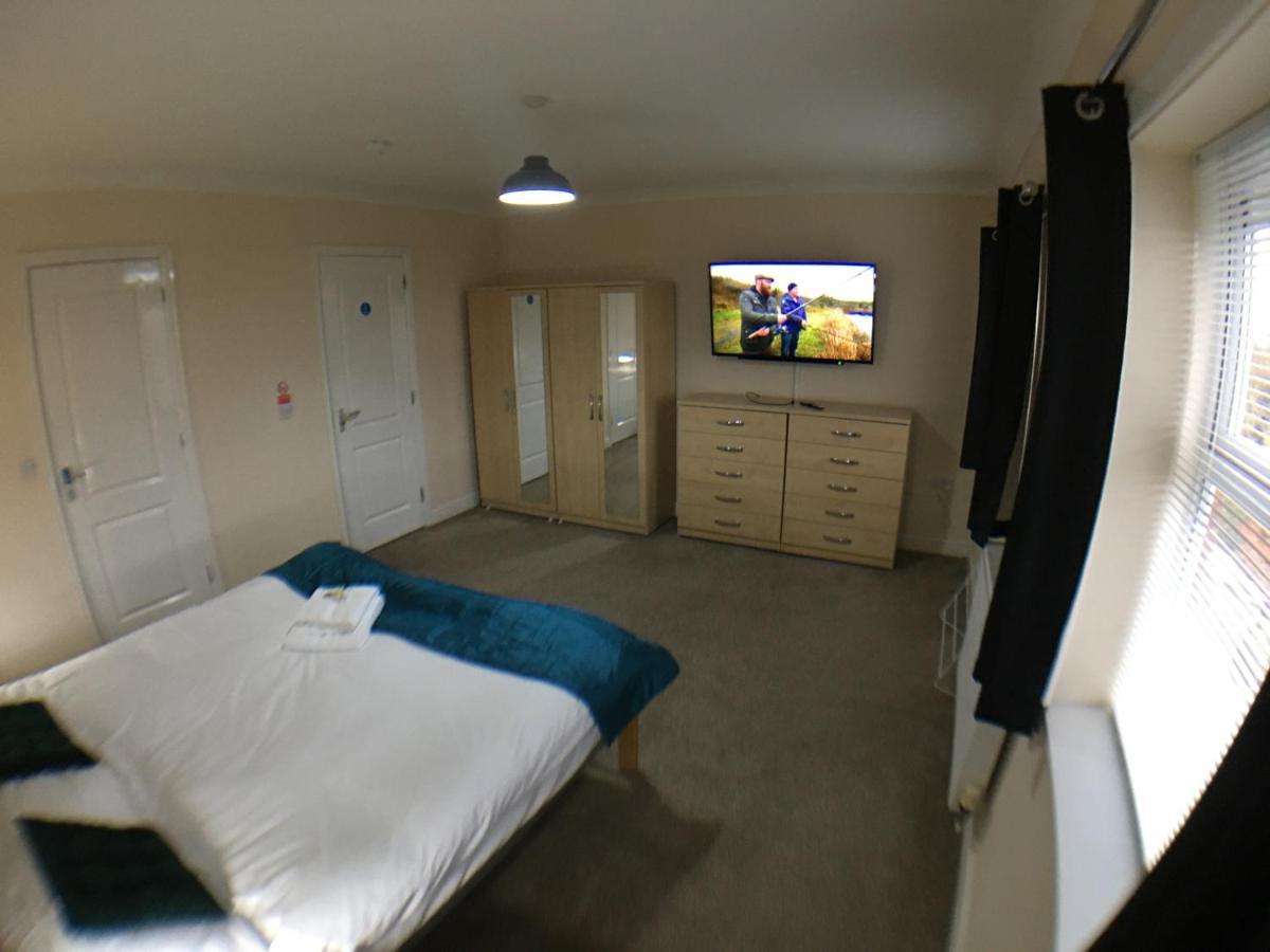 Very Large House, 6 Beds, 4 Bedrooms, 3 Bathrooms, 5 Smart Tv'S & Van Parking Boston Extérieur photo